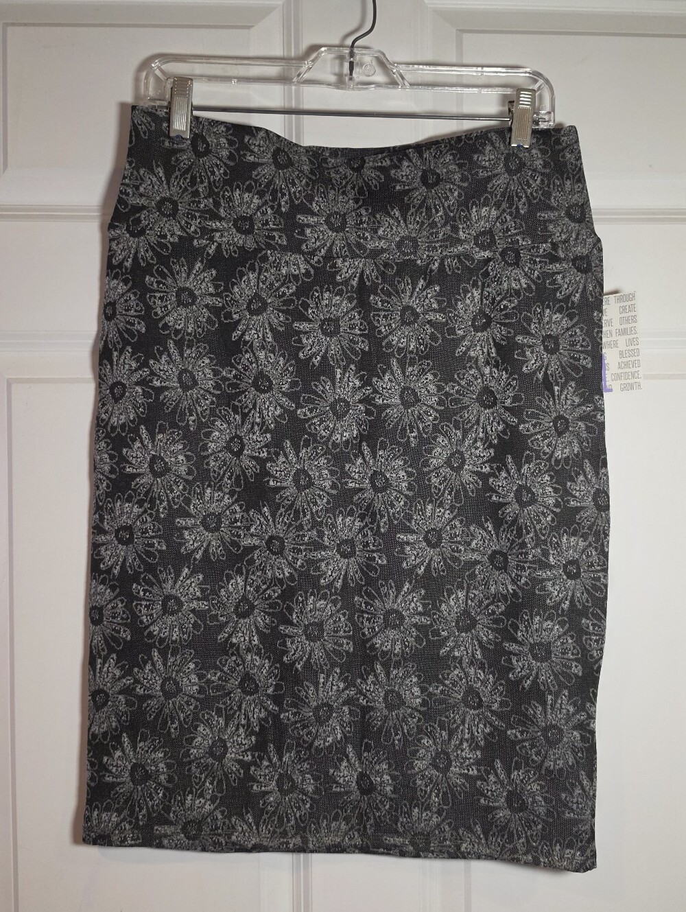 NWT Lularoe Cassie Stretchy Gray Floral Pull On Pencil Skirt L
